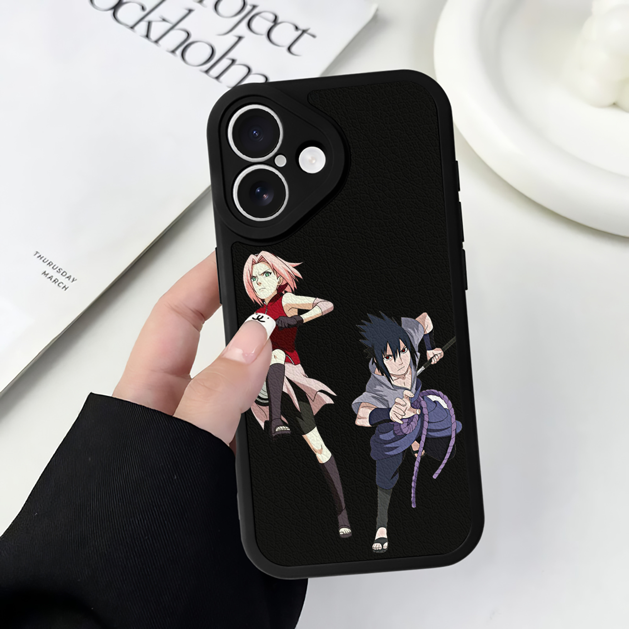 （画像用） NARUTO -ナルト- 春野サクラ Haruno Sakura 【iPhone 16シリーズ対応】シリコンスマホケース（レザー調） 材質：シリコン